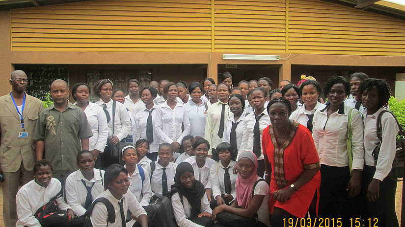 Borse di studio per future maestre in Burkina