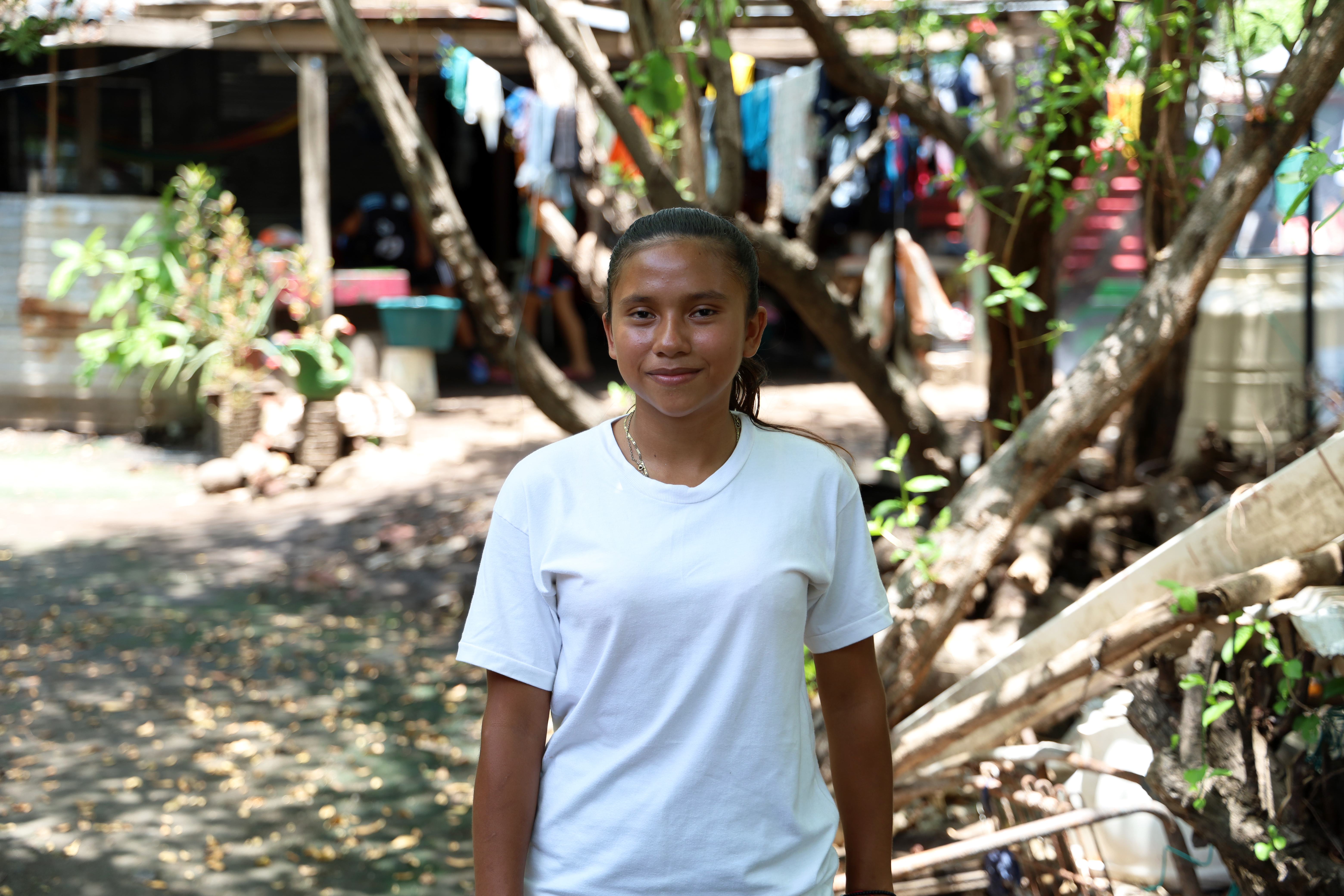 Le giovani donne ad El Salvador imparano a prevenire le inondazioni