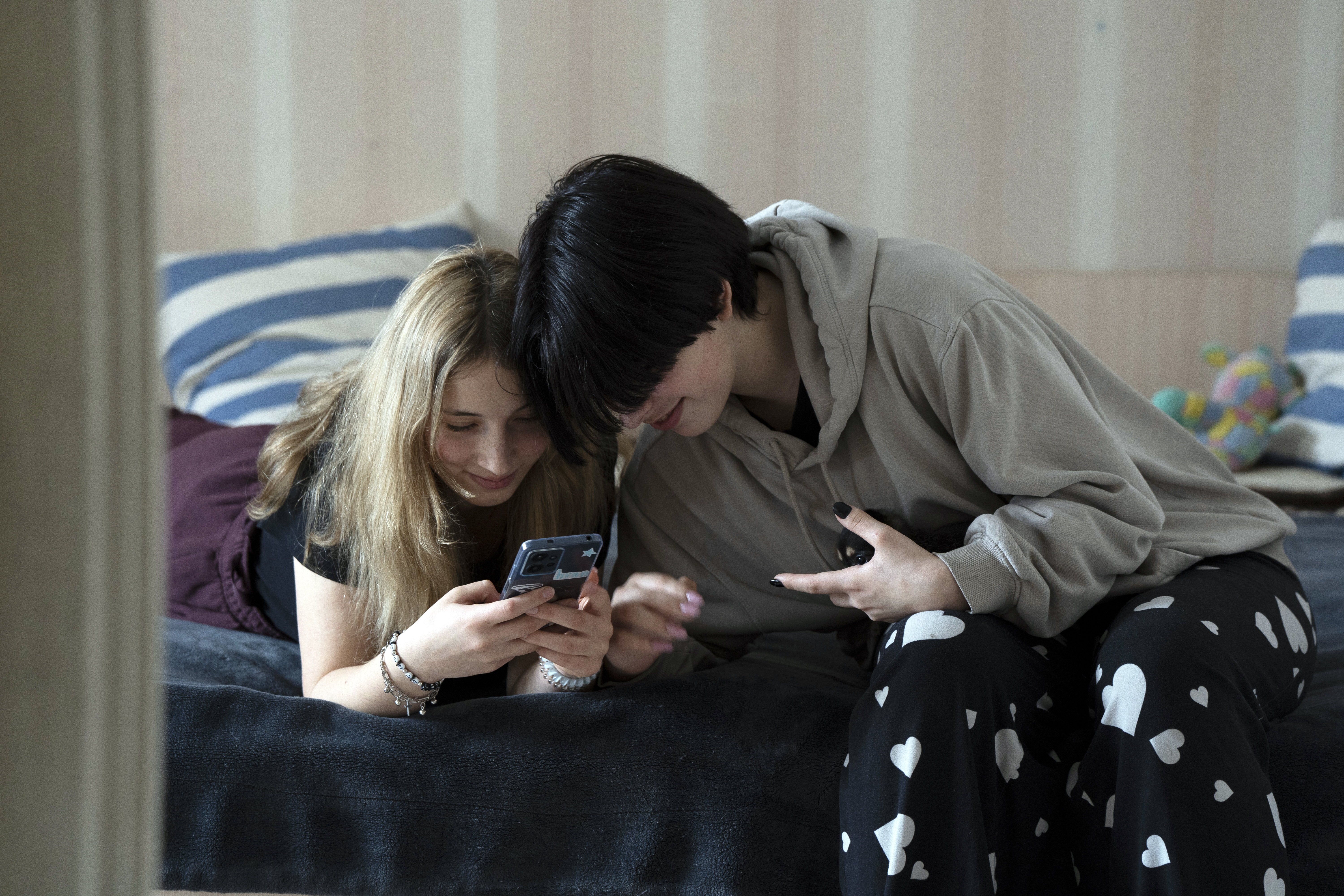 Le ragazze adolescenti ucraine soffrono la perdita di istruzione e di salute mentale a causa della guerra Le ragazze adolescenti ucraine soffrono la perdita di istruzione e di salute mentale a causa della guerra