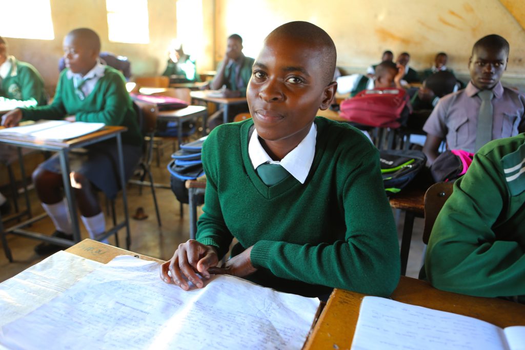 Zimbabwe: il paese delle 16 lingue in cui lavoriamo per un’istruzione di qualità