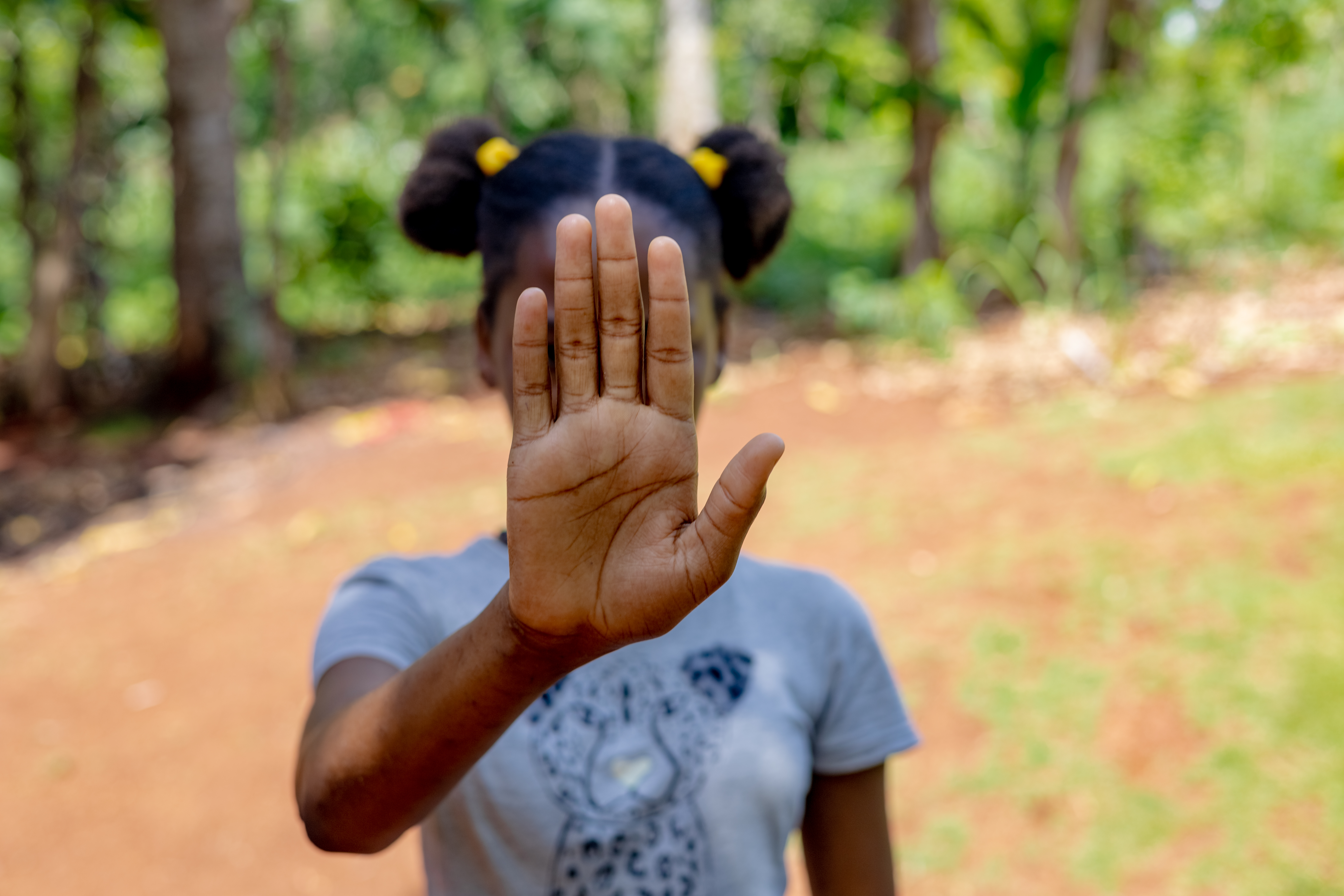 Sfuggire alla violenza: la lotta di una madre per la sicurezza ad Haiti