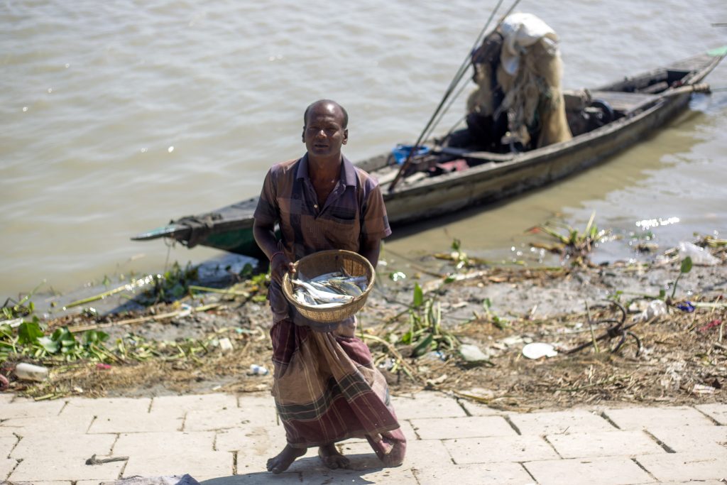 Come i genitori in Bangladesh si oppongono ai matrimoni infantili