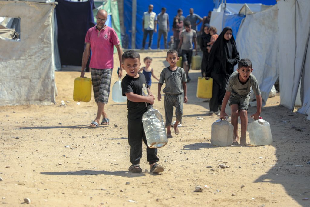1.000 giorni di guerra: i bambini e le bambine di Gaza continuano a pagare il prezzo più alto 1.000 giorni di guerra: i bambini e le bambine di Gaza continuano a pagare il prezzo più alto