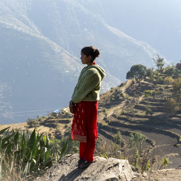 Alluvioni improvvise e massicce frane devastano le comunità lungo il confine tra Nepal e Cina