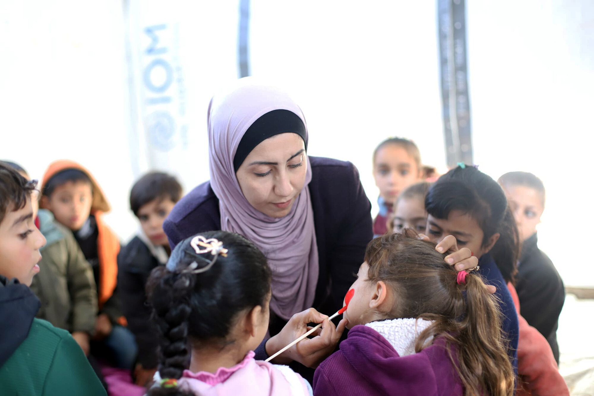 Prendersi cura di chi si prende cura degli altri: la salute mentale degli operatori umanitari a Gaza