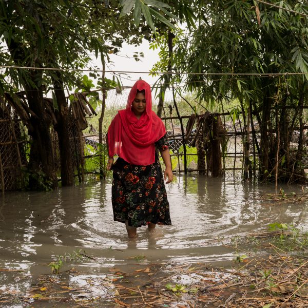 La crisi climatica espone sempre più ragazze al matrimonio precoce, alle gravidanze indesiderate e alla violenza